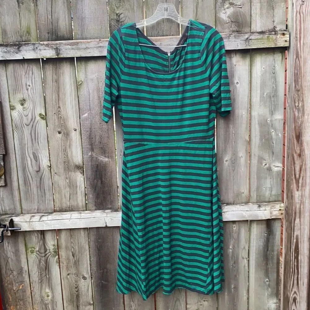 The limited stripped dress sz. M